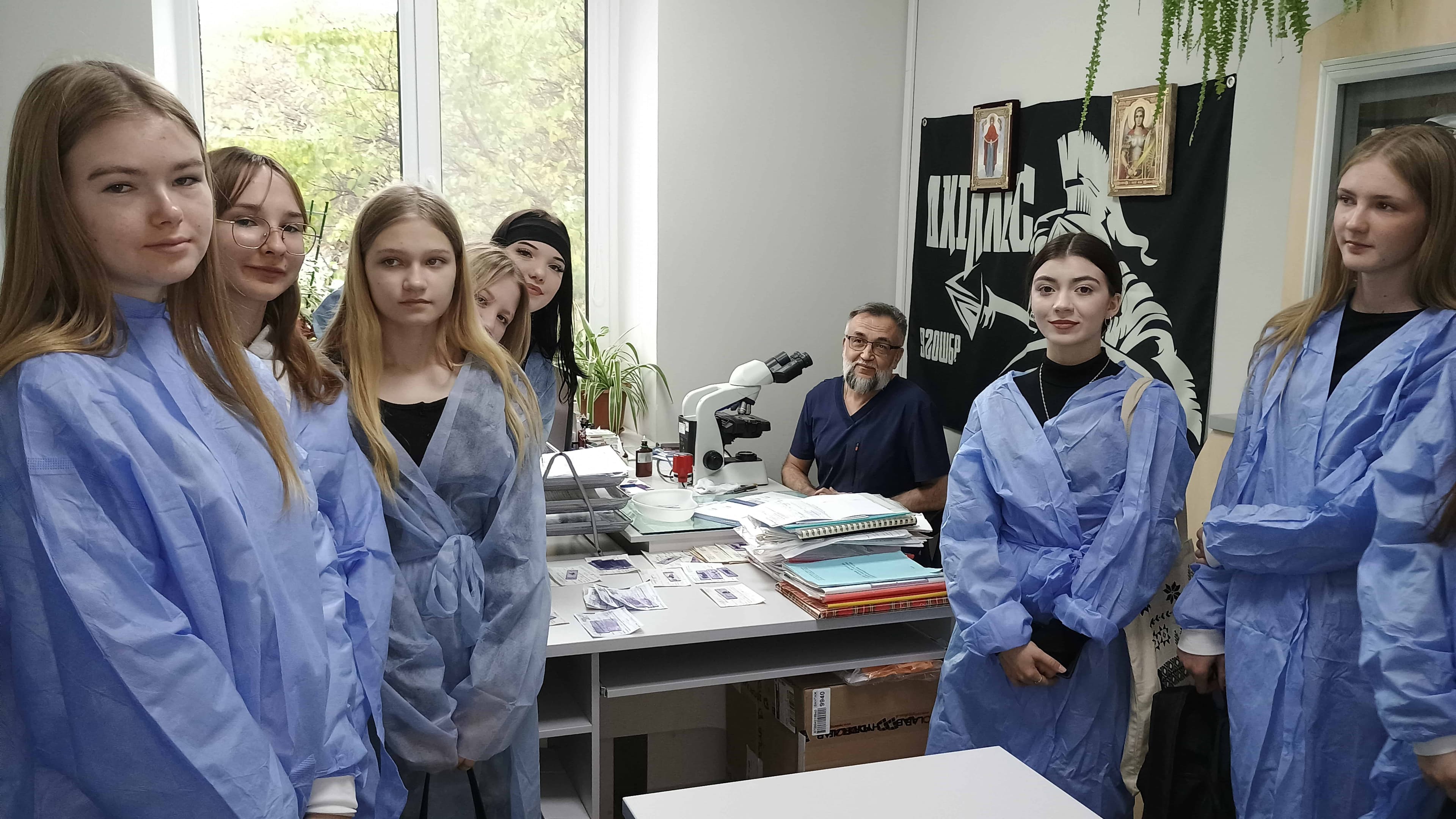 Ознайомча екскурсія до клініко-діагностичної лабораторії