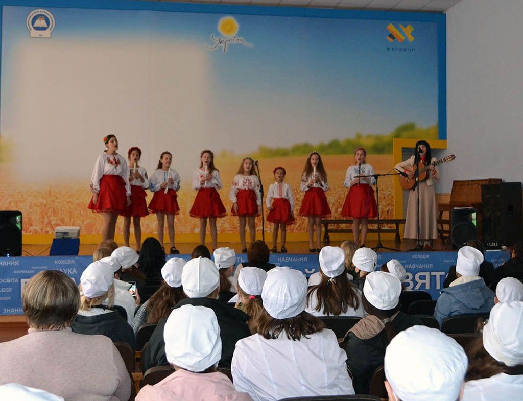 Квітка української поезії
