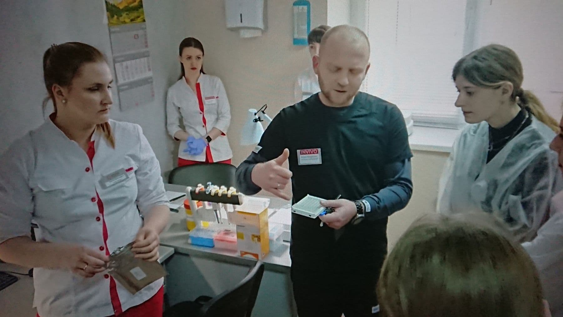 Екскурсія до сучасної лабораторії
