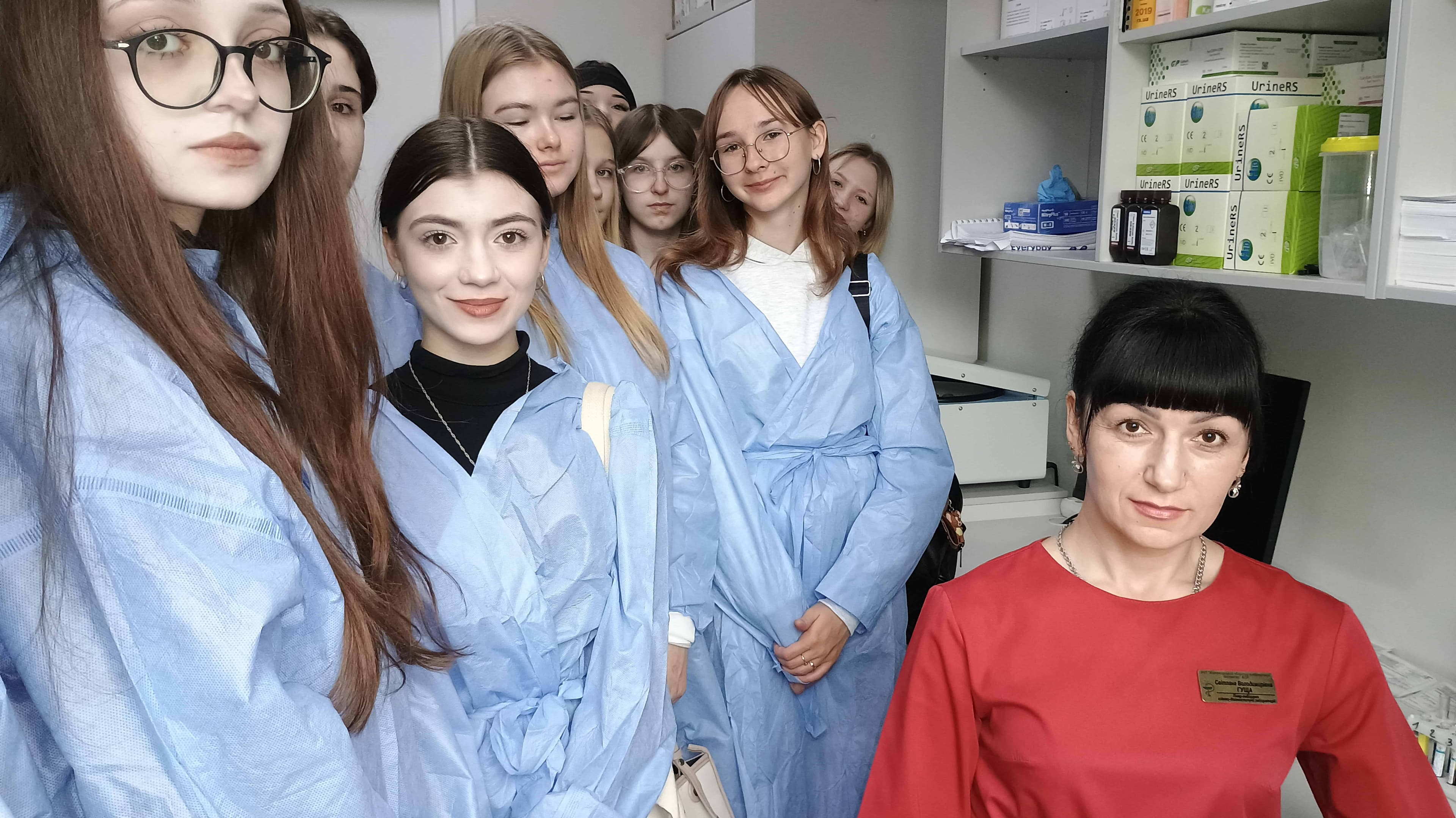 Ознайомча екскурсія до клініко-діагностичної лабораторії