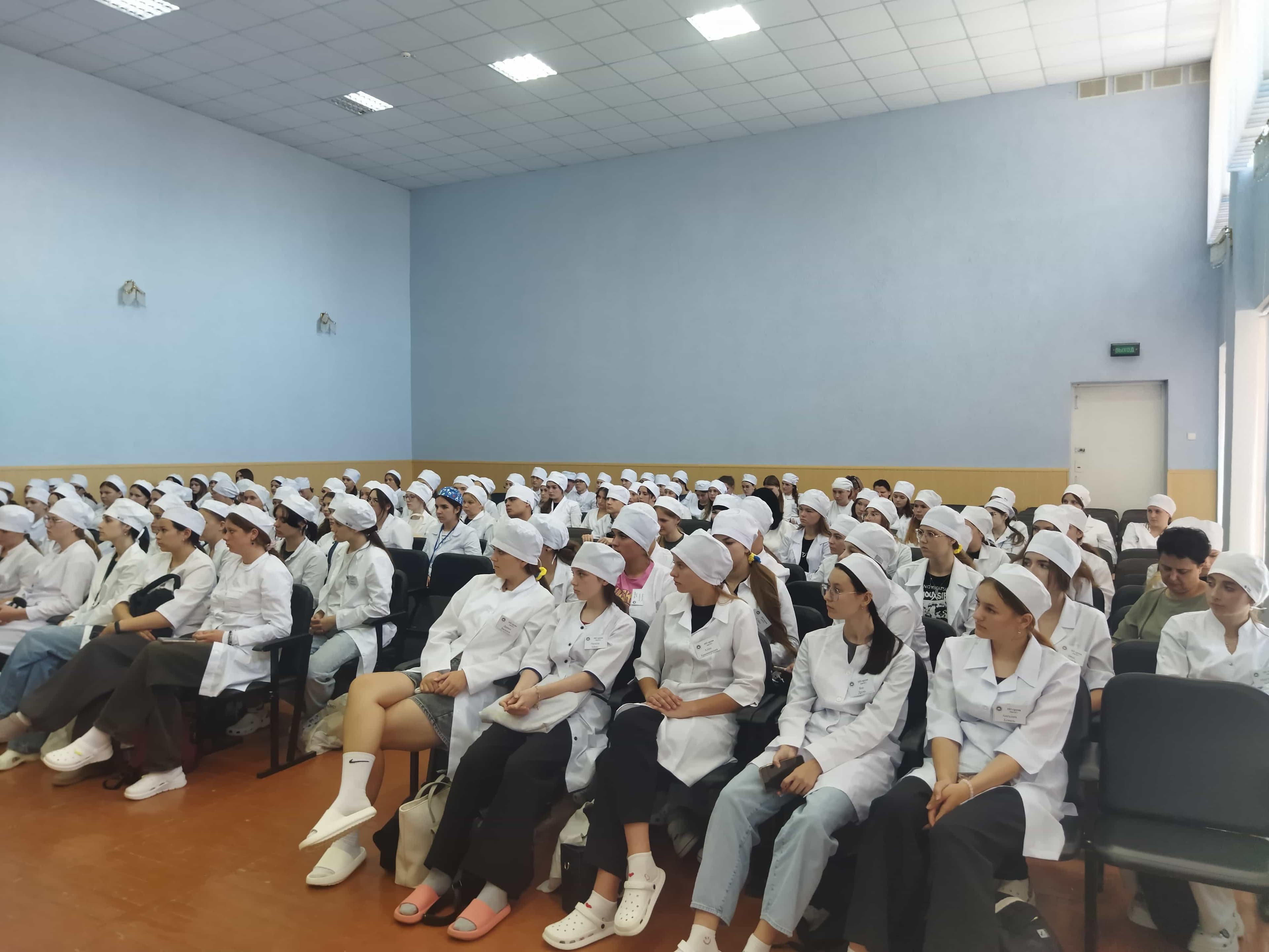 Будьмо знайомі