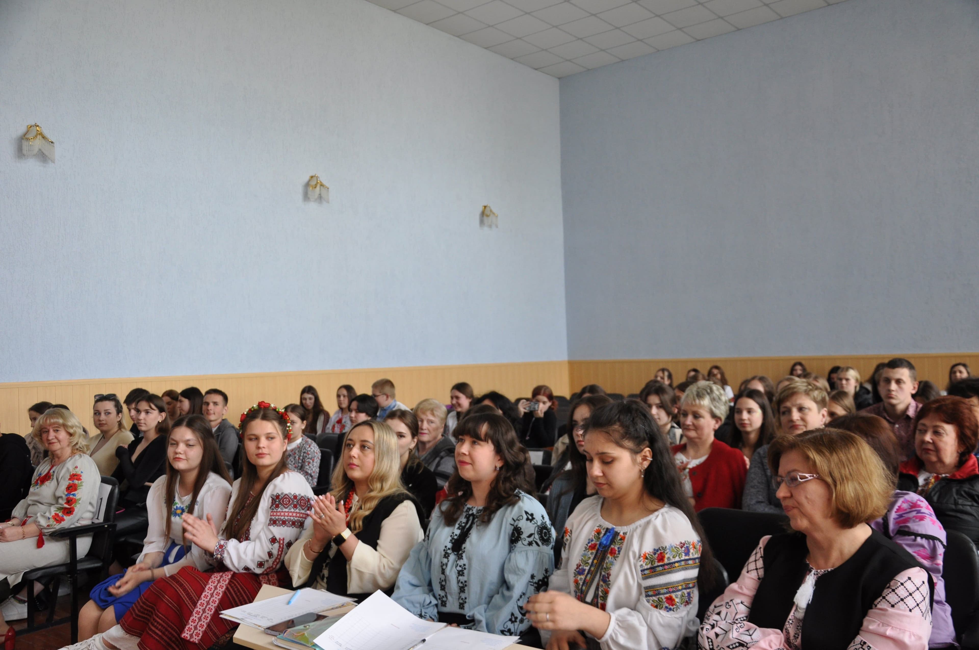 З нагоди Дня вишиванки в коледжі відбувся фестиваль-конкурс української пісні