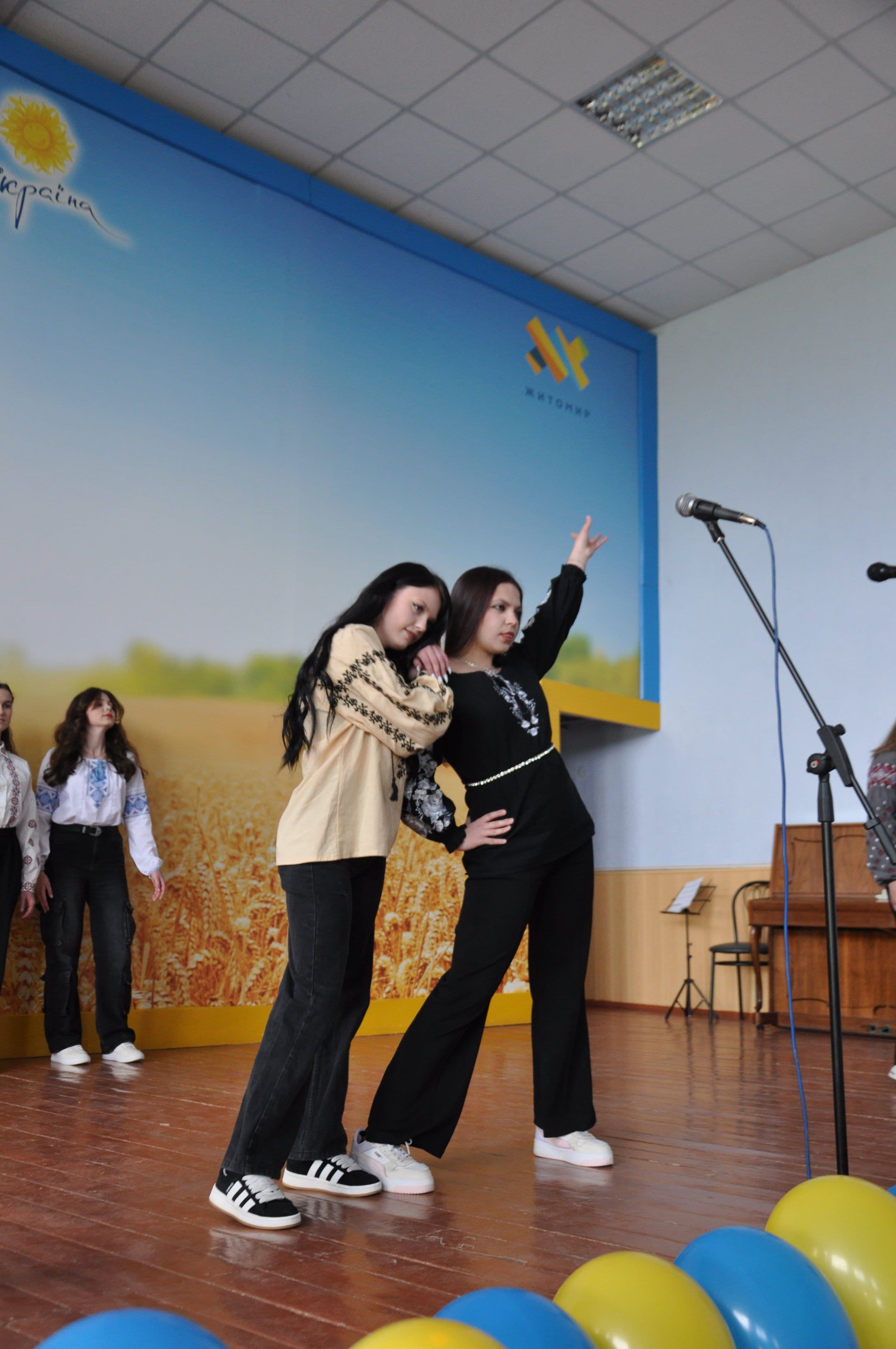 З нагоди Дня вишиванки в коледжі відбувся фестиваль-конкурс української пісні