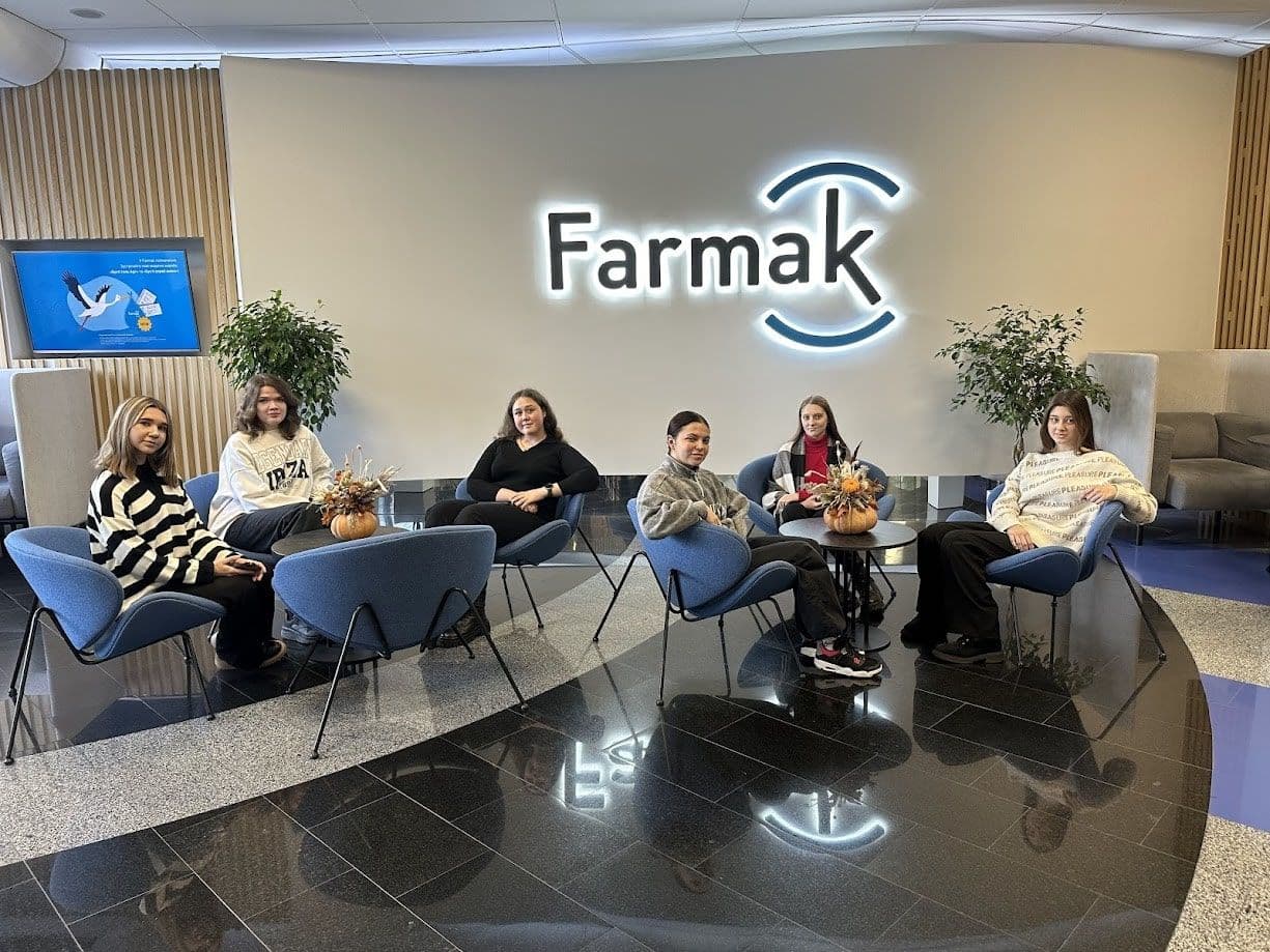Екскурсія на АТ «ФАРМАК»
