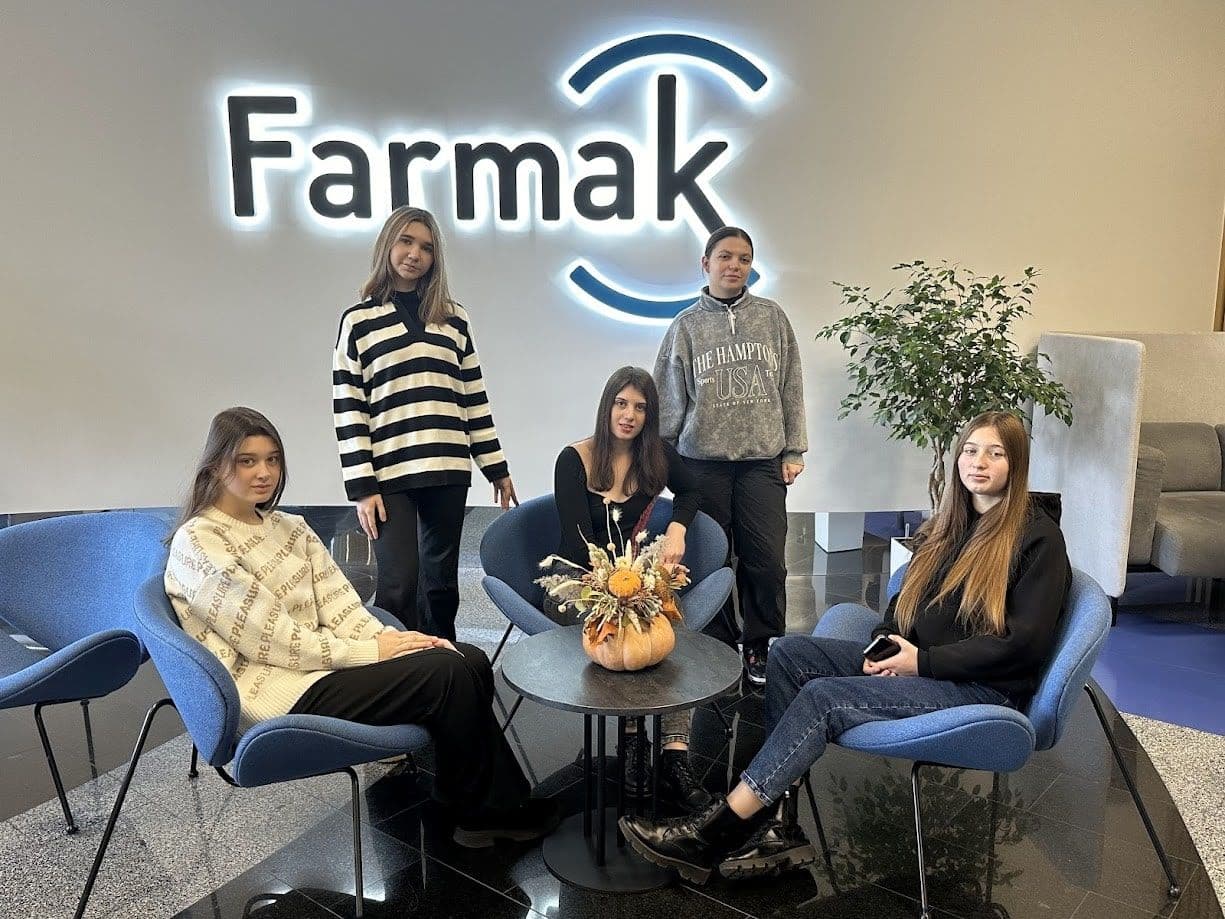 Екскурсія на АТ «ФАРМАК»