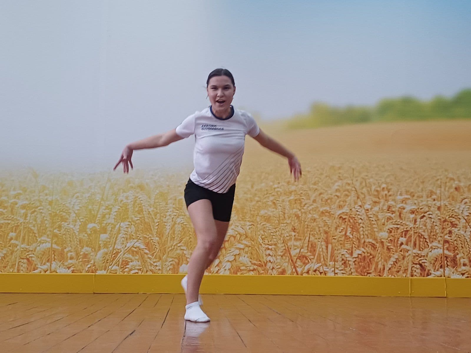 Спортивний конкурс "Весняні грації"