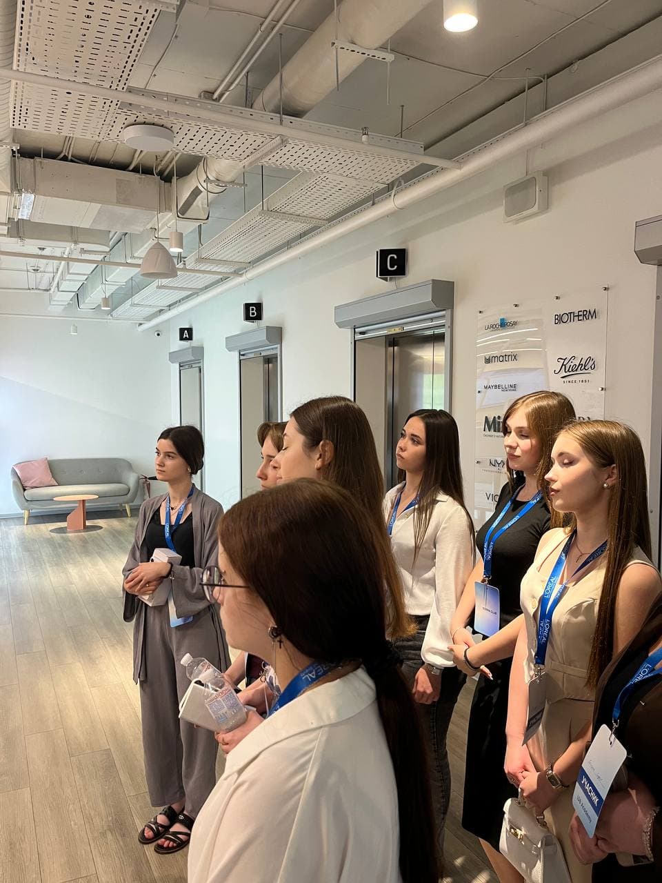 Освітній проєкт L’Oréal завершено: найкращі студенти відвідали офіс компанії