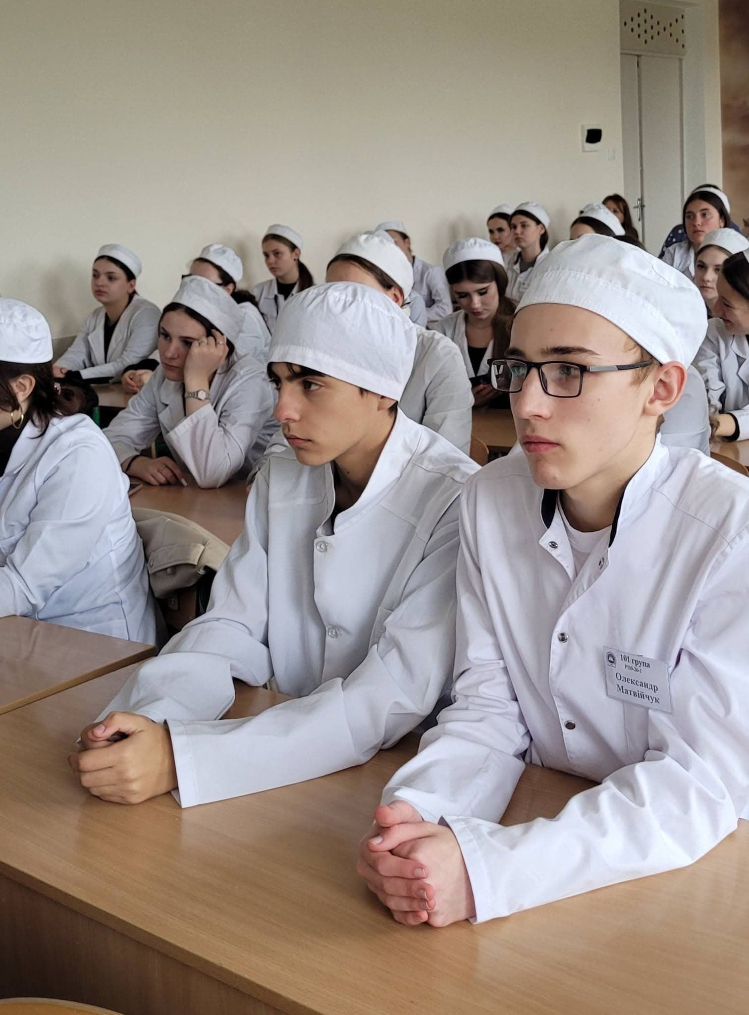 Інформаційно-просвітницька бесіда на тему:  "Формування патріотичних цінностей в інклюзивному освітньому середовищі"