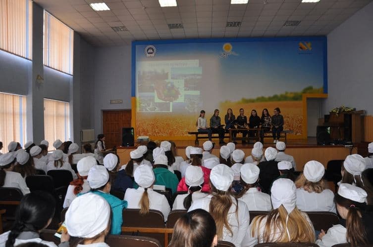 Круглий стіл "Збережімо природу разом"