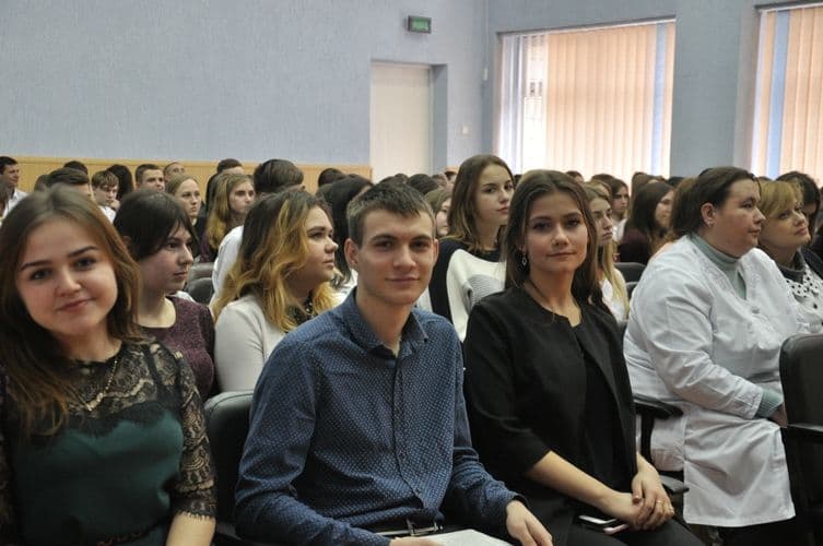 Любов підносить серце над землею