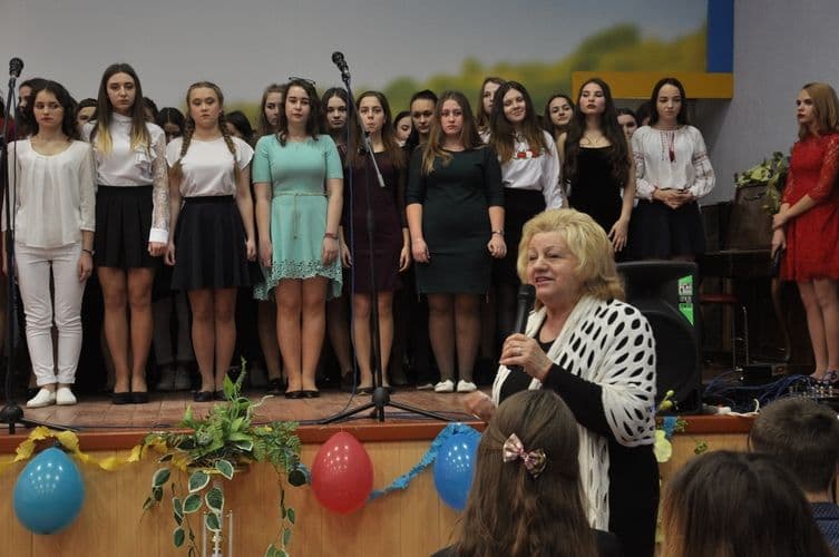 Любов підносить серце над землею