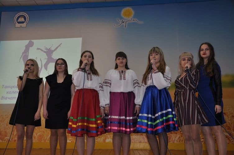 Пісенний вернісаж «Хай усіх єднає пісня»