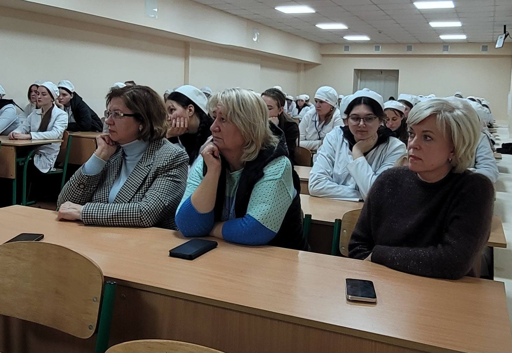 Гостьова лекція на тему: " Як говорити про історію України під час війни"