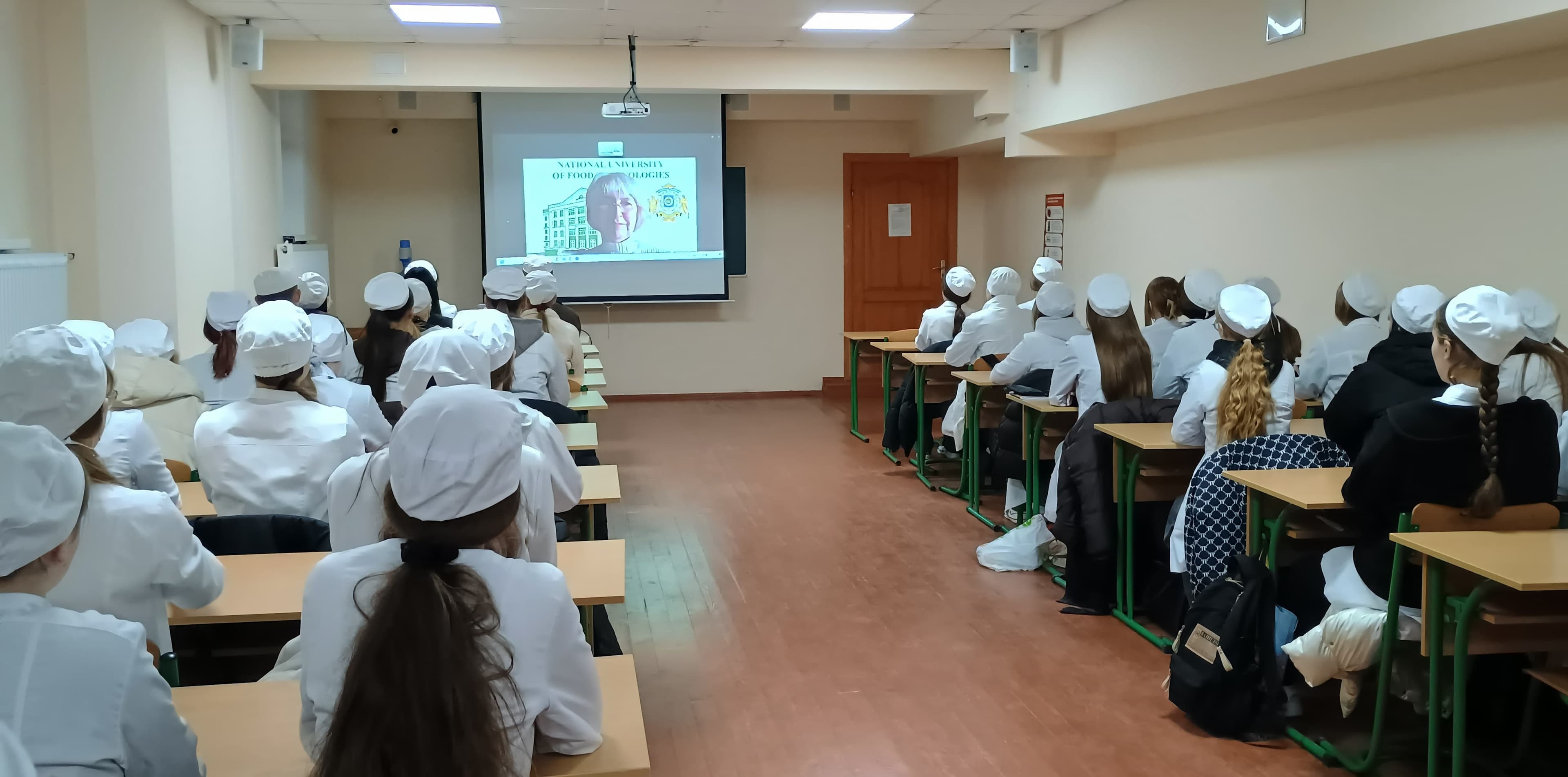 Нові знання від експертів – освітні лекторії від викладачів НУХТ для студентства ЖБФФК