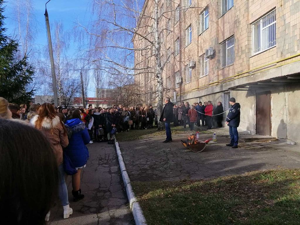 Тренування з пожежогасіння